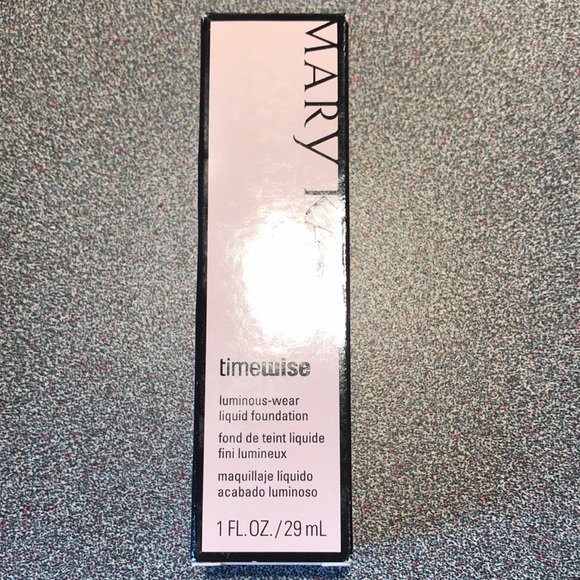 Mary Kay luminous wear liquid foundation ivory 7